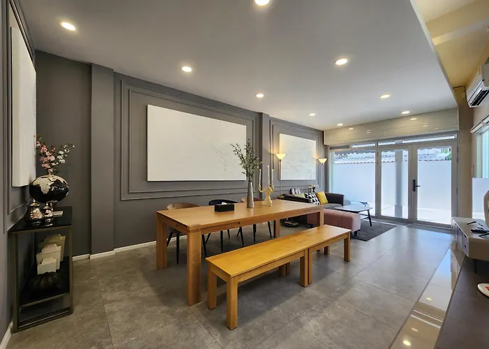 2-storey Townhouse In Local Neighborhood Area Бангкок