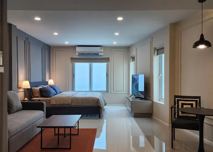 2-storey Townhouse In Local Neighborhood Area *