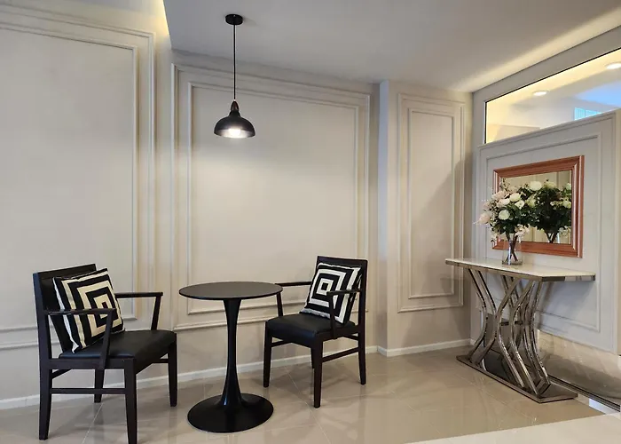2-storey Townhouse In Local Neighborhood Area Дом отдыха *