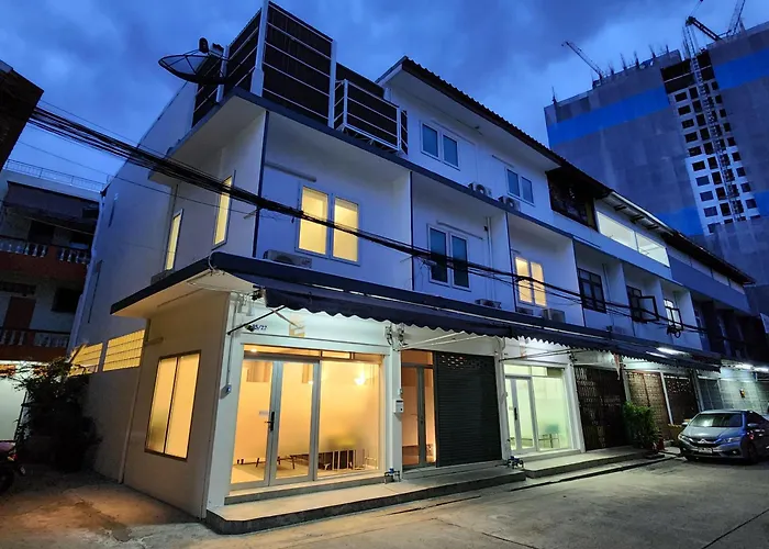 2-storey Townhouse In Local Neighborhood Area * Бангкок